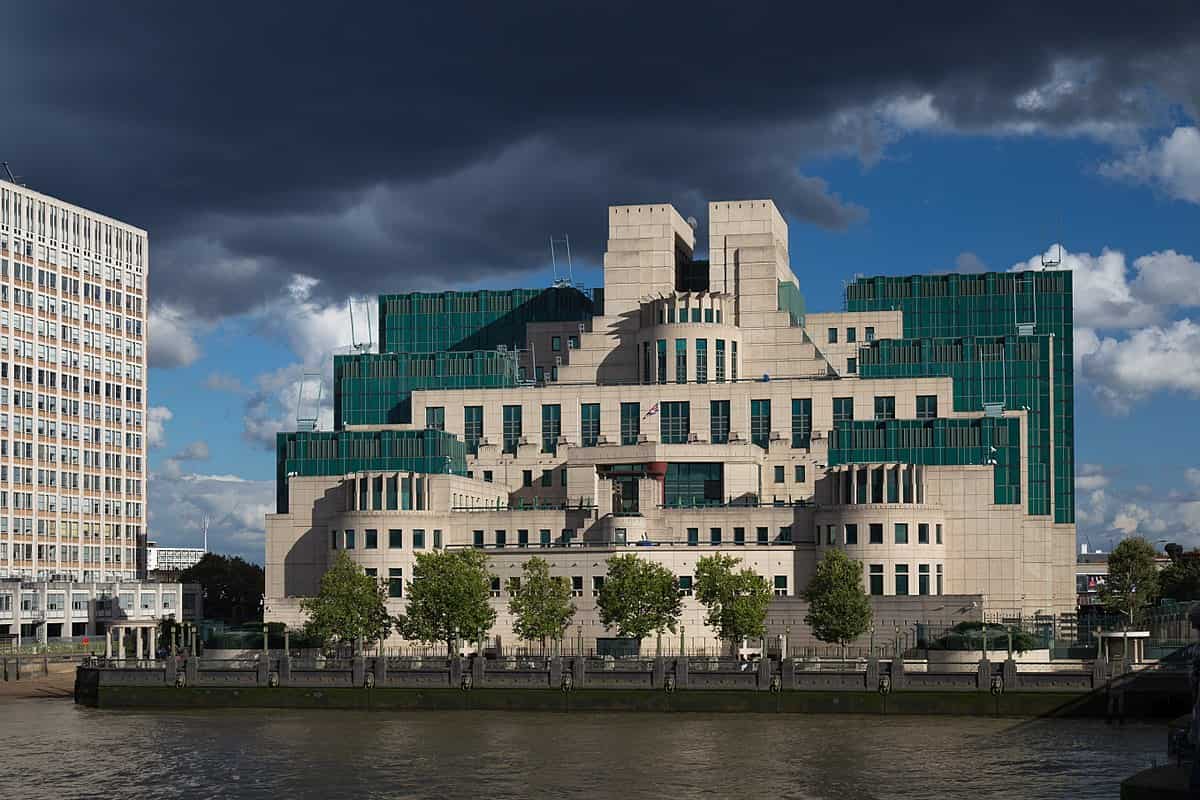 ساختمان MI6 لندن- معمار: تری فارل