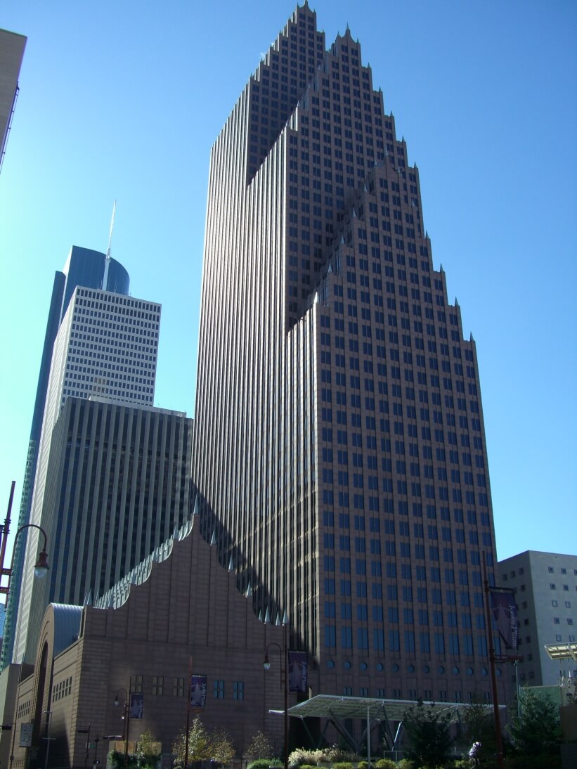 ساختمان مرکزی بانک آمریکا در هیوستون فیلیپ جانسون