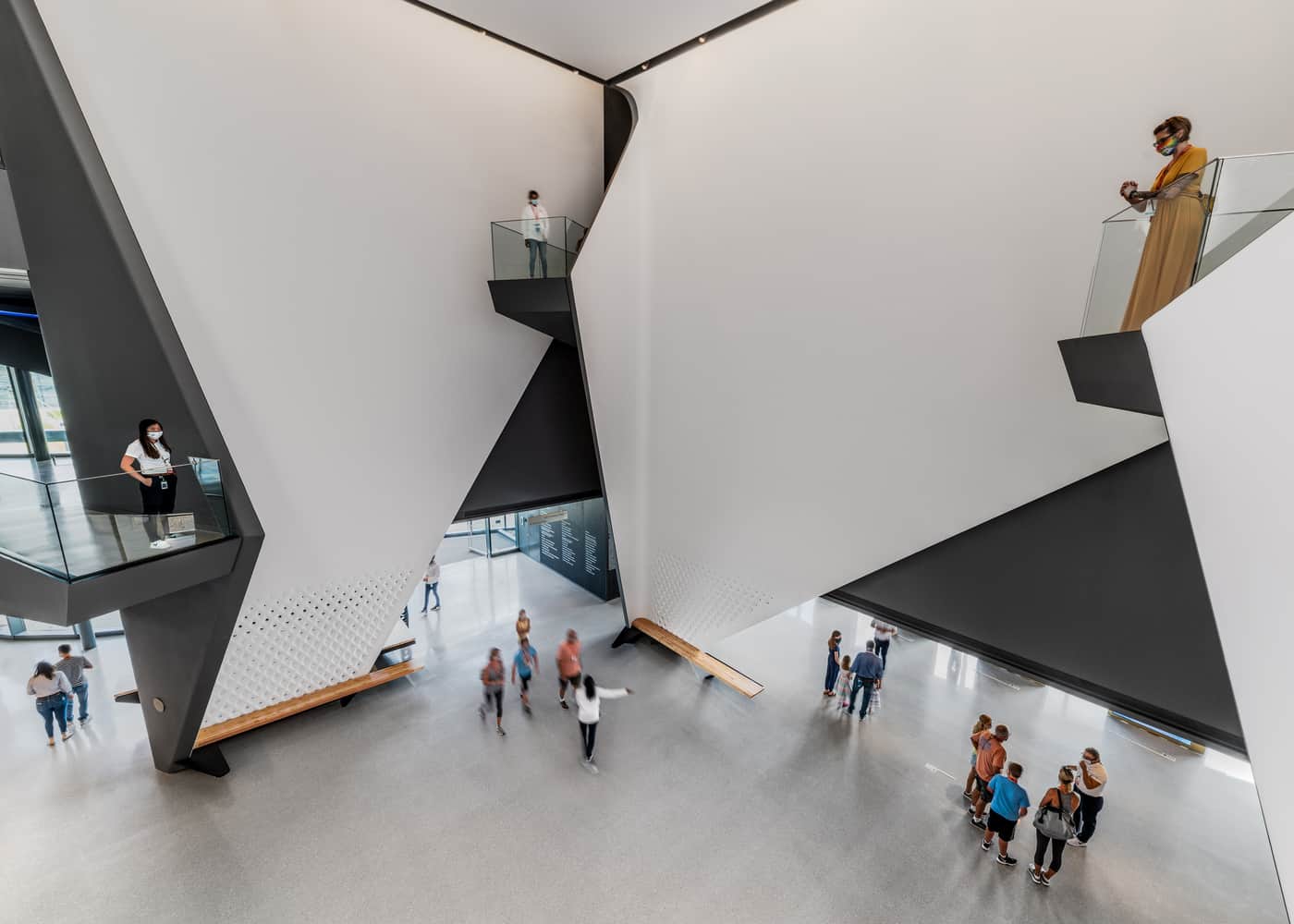 تصویری از لابی موزه