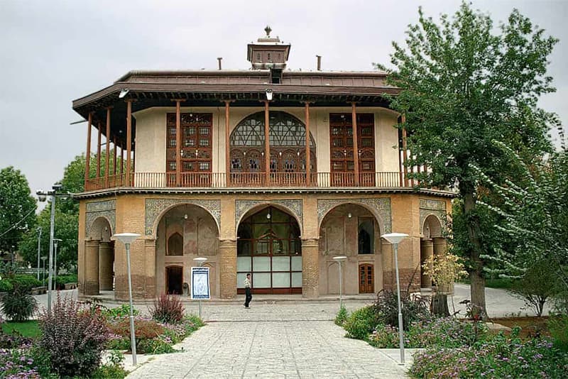 کاخ چهل ستون قزوین - سبک اصفهانی